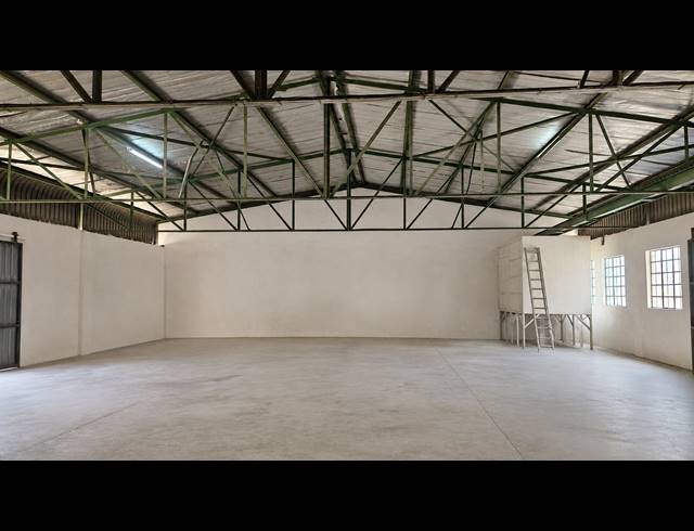 1,100M² WAREHOUSE FOR SALE IN ROCKY DRIFT